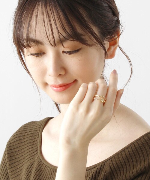 COCOSHNIK(ココシュニック)の「K10ダイヤモンド ワンストローク らせんリング(リング・レディース・アイボリー系・10号/12号/14号)」の13枚目の写真