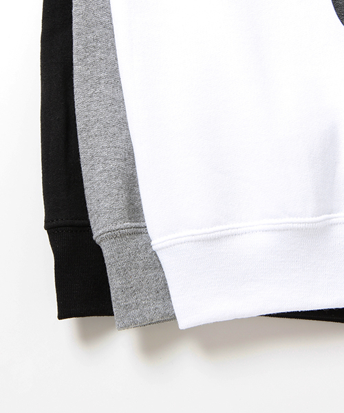BEAMS（ビームス）の「BEAMS / BIGロゴ クルーネック スウェット（スウェット・メンズ・ホワイト/ブラック/グレー・SMALL/LARGE/MEDIUM）」の6枚目の写真
