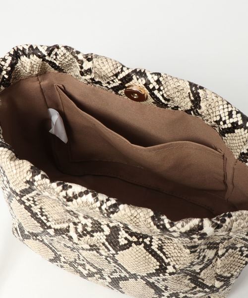 GeeRA（ジーラ）の「巾着ミニショルダーバッグ（ショルダーバッグ・レディース・ベージュ/ブルー/パイソン/ブラック・FREE）」の19枚目の写真