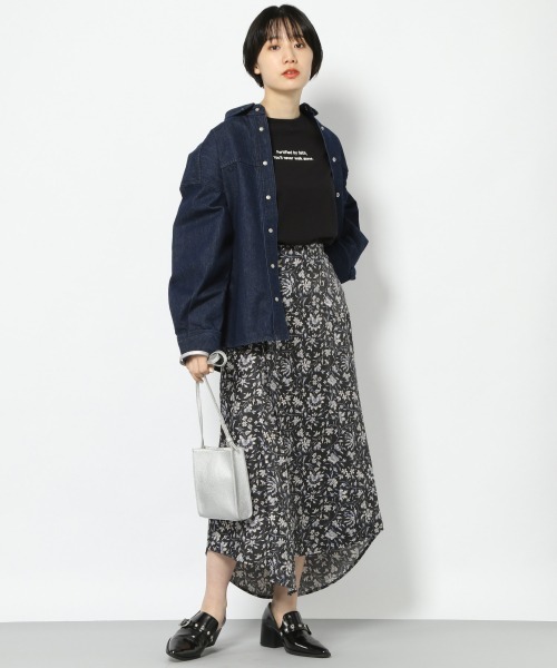 PAGEBOY（ページボーイ）の「ネオンロゴT（Tシャツ/カットソー・レディース・チャコールグレー/ブラック/オフホワイト・FREE）」の5枚目の写真