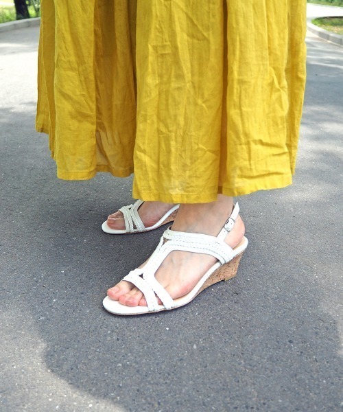 cava cava（サヴァサヴァ）の「〈cava cava (サヴァサヴァ)〉ウエッジヒールサンダル（サンダル・レディース・ブラック/オフホワイト/プラチナム・22.5cm/23.5cm/24.5cm/23.0cm/24.0cm）」の2枚目の写真