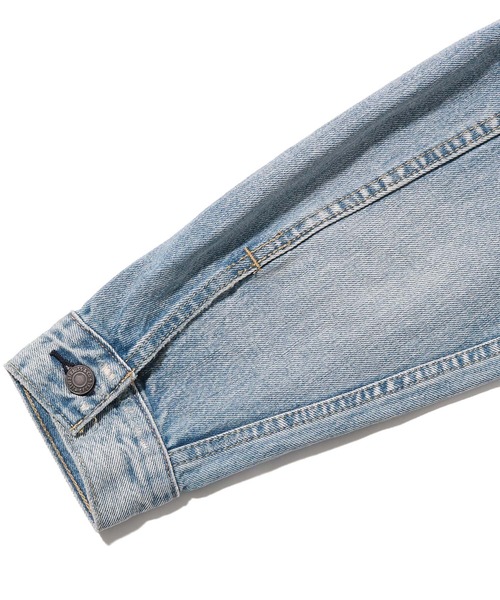 Levi's(リーバイス)の「Levi's/リーバイス VINTAGE FIT デニムジャケット SUPER LITE(デニムジャケット・メンズ・ライトインディゴブルー・XL/S/L/M)」の4枚目の写真