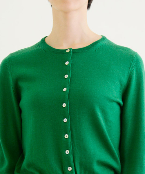 LA MARINE FRANCAISE（マリン フランセーズ）の「14Gサフィエッラ ショートカーディガン（カーディガン/ボレロ・レディース・オフホワイト/ブルー/ブラック/トップグレー/キャメル/グリーン・ONE SIZE）」の10枚目の写真