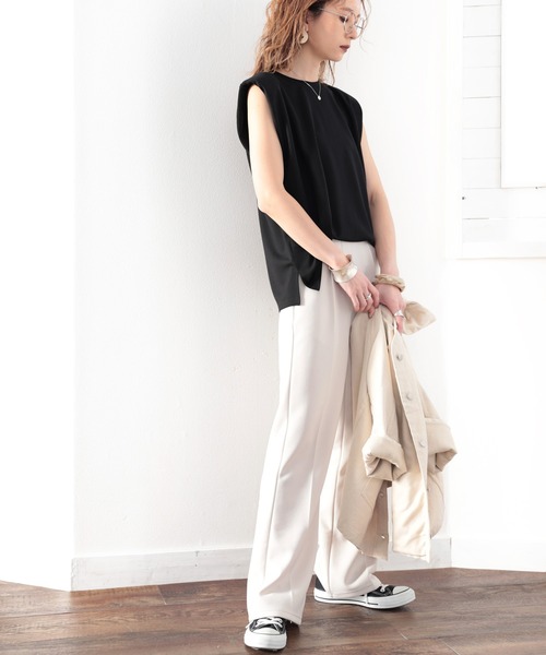 classicalelf（クラシカルエルフ）の「滑らかシルキータッチ。華奢感、ショルダーパッドトップス（Tシャツ/カットソー・レディース・アイボリー/ブラック/グレイッシュベージュ・MEDIUM/LARGE/X-LARGE）」の14枚目の写真