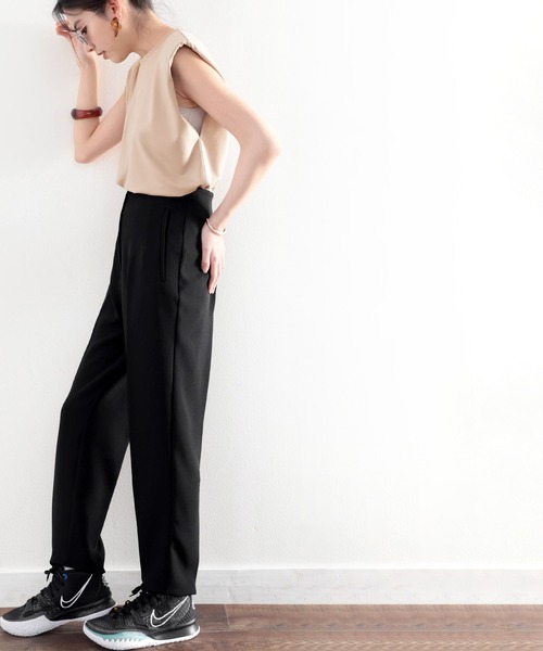 classicalelf（クラシカルエルフ）の「滑らかシルキータッチ。華奢感、ショルダーパッドトップス（Tシャツ/カットソー・レディース・アイボリー/ブラック/グレイッシュベージュ・MEDIUM/LARGE/X-LARGE）」の11枚目の写真