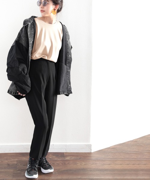 classicalelf（クラシカルエルフ）の「滑らかシルキータッチ。華奢感、ショルダーパッドトップス（Tシャツ/カットソー・レディース・アイボリー/ブラック/グレイッシュベージュ・MEDIUM/LARGE/X-LARGE）」の5枚目の写真