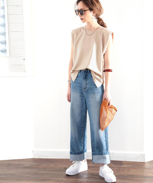 classicalelf（クラシカルエルフ）の「滑らかシルキータッチ。華奢感、ショルダーパッドトップス（Tシャツ/カットソー・レディース・アイボリー/ブラック/グレイッシュベージュ・MEDIUM/LARGE/X-LARGE）」の19枚目の写真