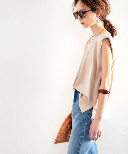 classicalelf（クラシカルエルフ）の「滑らかシルキータッチ。華奢感、ショルダーパッドトップス（Tシャツ/カットソー・レディース・アイボリー/ブラック/グレイッシュベージュ・MEDIUM/LARGE/X-LARGE）」の20枚目の写真