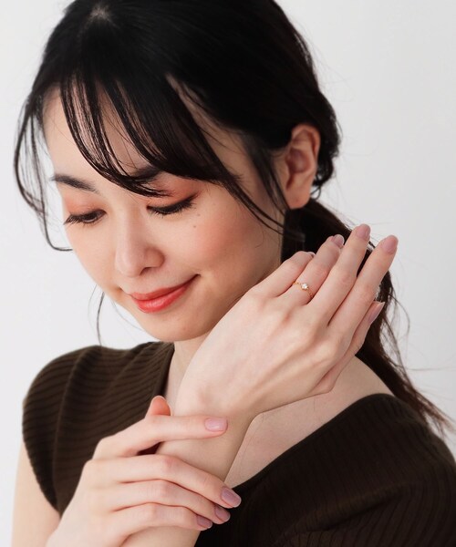COCOSHNIK(ココシュニック)の「K18ダイヤモンド6本爪 チェーンリング大(リング・レディース・アイボリー系・11号/8号/14号)」の4枚目の写真