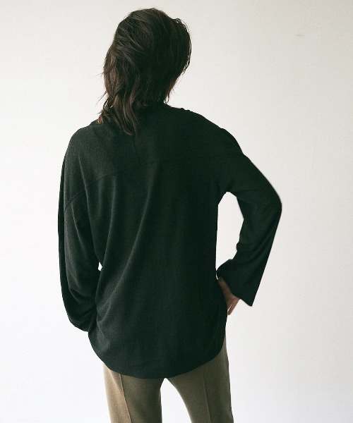 UNFIL(アンフィル)の「unfil アンフィル / raw silk plain-jersey long sleeve Tee ローシルクプレーンジャージー 長袖カットソー / WOFL-UW104(Tシャツ/カットソー・レディース・ブラック/ナチュラル・1)」の5枚目の写真