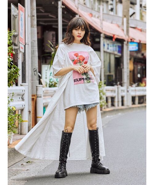 jouetie（ジュエティ）の「カラーフォトスーパーBIG Tシャツ（Tシャツ/カットソー・レディース・ライトブルー/ブラック/オフホワイト・MEDIUM）」の5枚目の写真