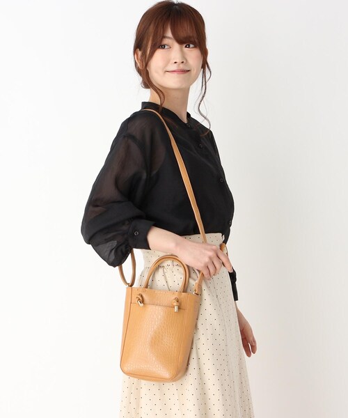 pink adobe(ピンクアドベ)の「◆結びハンドルミニショルダー(ショルダーバッグ・レディース・ブラック/シルバー/キャメル/グレー系/アイボリー系・00)」の12枚目の写真