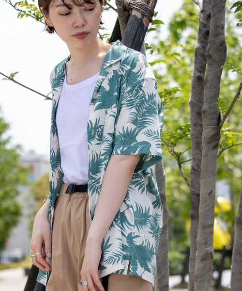 NOLLEY'S goodman（ノーリーズグッドマン）の「総柄 オープンカラーシャツ アロハシャツ UNISEX（シャツ/ブラウス・メンズ・グリーン系その他/ホワイト系その他5/ブラック系その他5/ブルー系その他7・SMALL/MEDIUM/LARGE）」の4枚目の写真