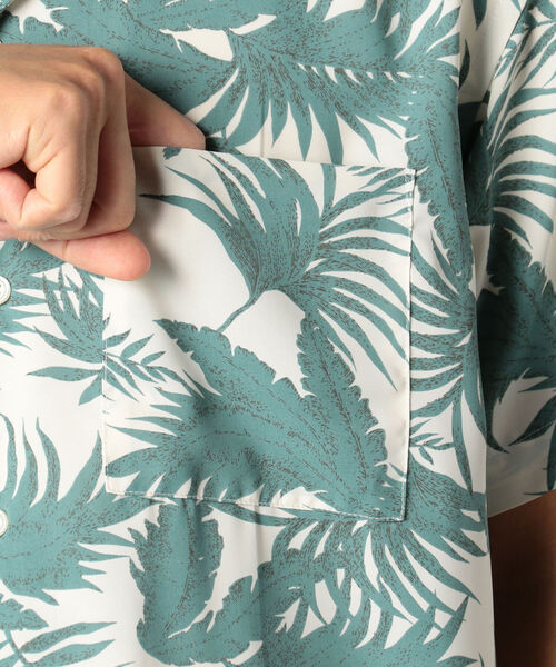 NOLLEY'S goodman（ノーリーズグッドマン）の「総柄 オープンカラーシャツ アロハシャツ UNISEX（シャツ/ブラウス・メンズ・グリーン系その他/ホワイト系その他5/ブラック系その他5/ブルー系その他7・SMALL/MEDIUM/LARGE）」の5枚目の写真