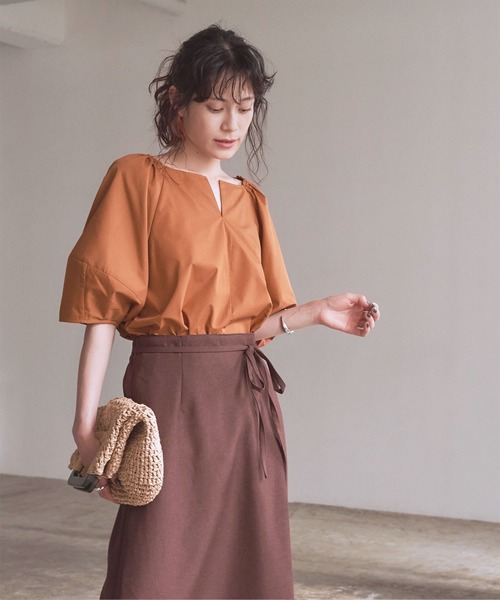 titivate(ティティベイト)の「パフスリーブキーネックブラウス(シャツ/ブラウス・レディース・ブラック/パープル/ブラウン/オフホワイト・F)」の3枚目の写真