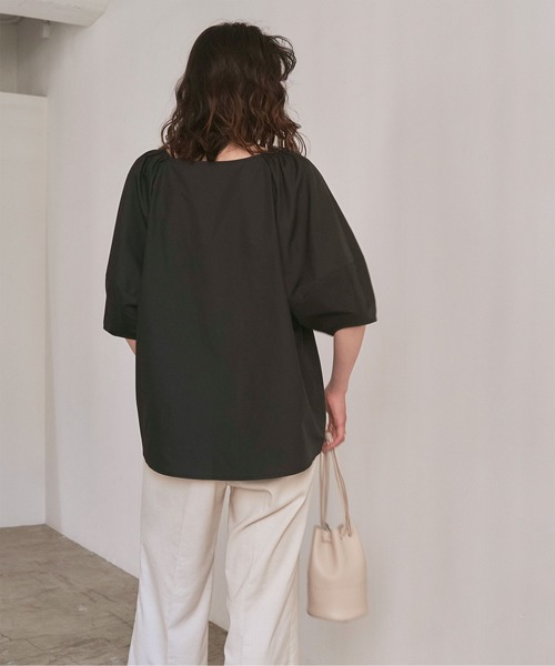 titivate(ティティベイト)の「パフスリーブキーネックブラウス(シャツ/ブラウス・レディース・ブラック/パープル/ブラウン/オフホワイト・F)」の11枚目の写真