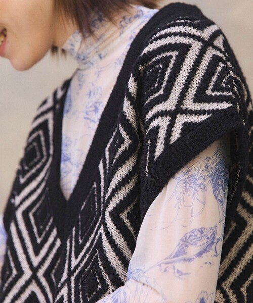 PUBLIC TOKYO（パブリックトウキョウ）の「ダイヤブークレベスト（ベスト・レディース・ブラウン/アイボリー・FREE）」の4枚目の写真