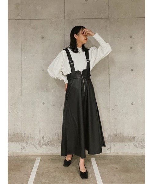 AZUL by moussy(アズールバイマウジー)の「SQUARE FLAT PUMPS/スクエアフラットパンプス(パンプス・レディース・マジェンタ/ブラック・LARGE/SMALL/MEDIUM)」の3枚目の写真