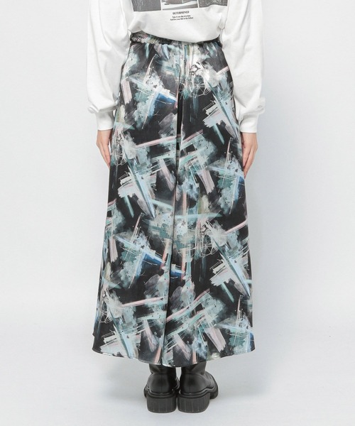 PAGEBOY（ページボーイ）の「キャンバスアートフレアスカート（スカート・レディース・ブラック系その他/ホワイト系その他・FREE）」の4枚目の写真