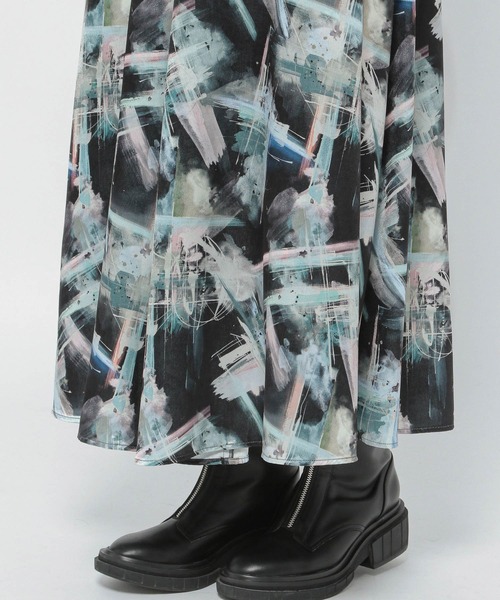 PAGEBOY（ページボーイ）の「キャンバスアートフレアスカート（スカート・レディース・ブラック系その他/ホワイト系その他・FREE）」の7枚目の写真