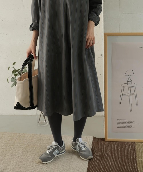 URBAN RESEARCH DOORS(アーバンリサーチドアーズ)の「ストライプシャツワンピース(ワンピース・レディース・ベージュ/チャコールグレー・ONE)」の16枚目の写真