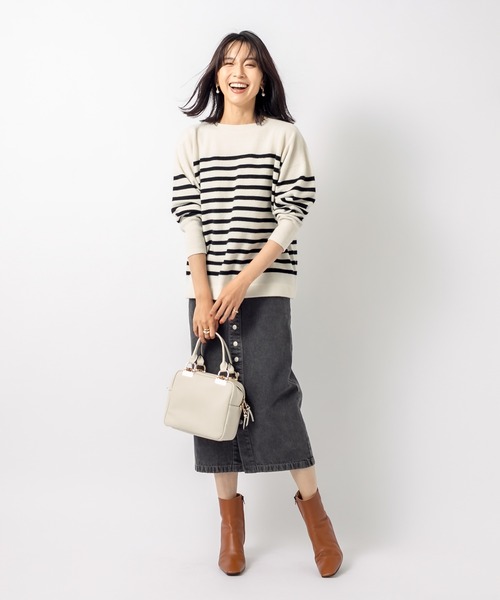 RIVE DROITE(リヴドロワ)の「大人の女性を美しく見せる フロントボタンデニムスカート(デニムスカート・レディース・ブラック/ブルー・38/36)」の4枚目の写真