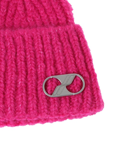 WE11DONE(ウェルダン)の「WE11DONE PINK EMBROIDERED LOGO METAL SHORT BEANIE WD-KH8-20-086-U-PK(ニットキャップ/ビーニー・レディース・ピンク・ONE SIZE)」の4枚目の写真