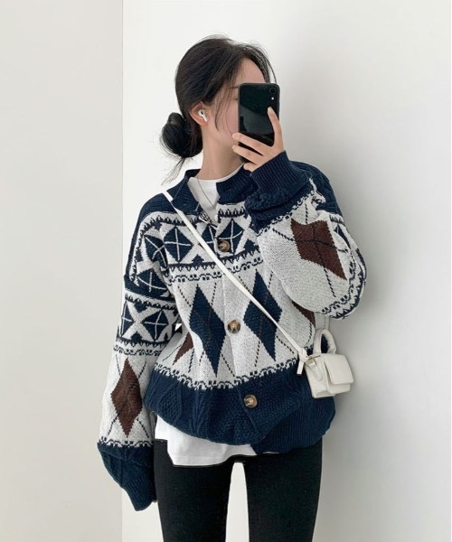 BEIDELLI（ベイデリー）の「[BELLIDE MADE] ルーズアーガイルニットカーディガン（カーディガン/ボレロ・レディース・ホワイト/ネイビー・FREE）」の14枚目の写真