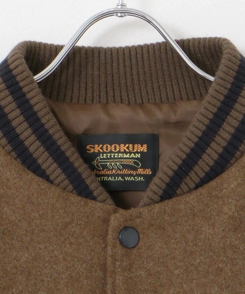 SKOOKUM（スクーカム）の「『別注』SKOOKUM×Sonny Label　Award JACKET（スタジャン・メンズ・ホワイト/ブラウン・LARGE/X-LARGE）」の5枚目の写真