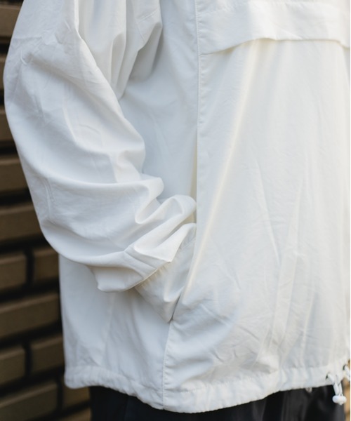 BROKEN BASE（ブロークンベース）の「ハーフジップナイロンアノラックパーカー（ブルゾン・メンズ・ホワイト/グリーン/オレンジ・MEDIUM/LARGE）」の9枚目の写真