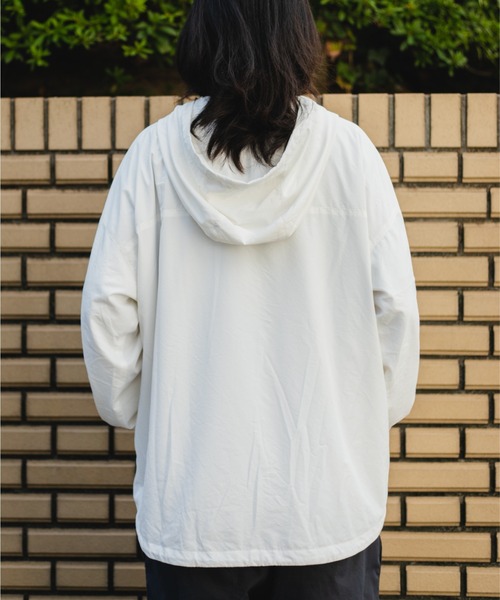 BROKEN BASE（ブロークンベース）の「ハーフジップナイロンアノラックパーカー（ブルゾン・メンズ・ホワイト/グリーン/オレンジ・MEDIUM/LARGE）」の5枚目の写真