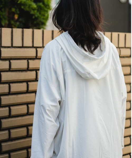 BROKEN BASE（ブロークンベース）の「ハーフジップナイロンアノラックパーカー（ブルゾン・メンズ・ホワイト/グリーン/オレンジ・MEDIUM/LARGE）」の4枚目の写真