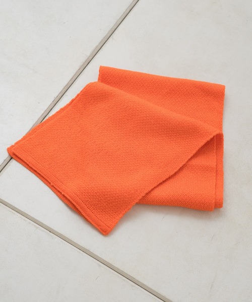 WHIMSIC（ウィムジック）の「【WHIMSIC】プレーンニットスカーフ（マフラー・レディース・オレンジ/グレー・FREE）」の6枚目の写真