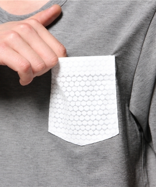 MIDWEST（ミッドウエスト）の「ANREALAGE クルーカットアウトラストT-シャツ（Tシャツ/カットソー・メンズ・ブラック/ホワイト・LARGE/MEDIUM）」の6枚目の写真