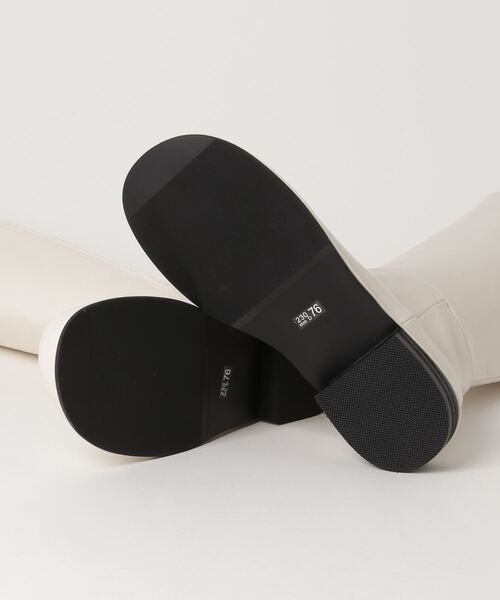 FEKETE（フェケテ）の「FEKETE ROUND TOE LONG BOOTS（ブーツ・レディース・ブラック/アイボリー・23.0cm/24.0cm/25.0cm）」の18枚目の写真