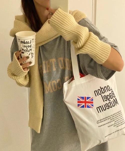 Didot.showroom(ディドット ショールーム)の「リブニットアームウォーマー(アームカバー・レディース・ブラック/アイボリー/ブラウン/グレー/グリーン/モカ/イエロー/ミント/ピンク・FREE)」の2枚目の写真