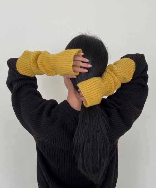 Didot.showroom(ディドット ショールーム)の「リブニットアームウォーマー(アームカバー・レディース・ブラック/アイボリー/ブラウン/グレー/グリーン/モカ/イエロー/ミント/ピンク・FREE)」の8枚目の写真