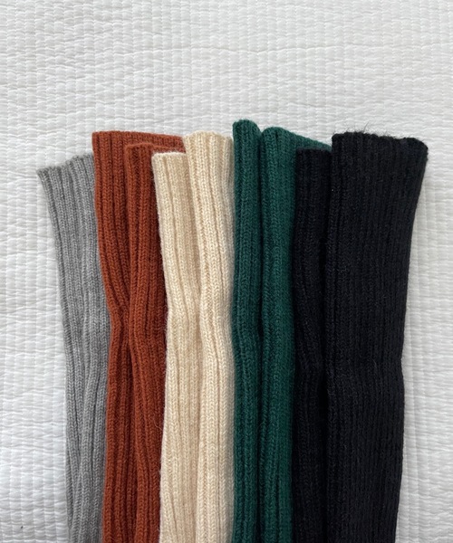 Didot.showroom(ディドット ショールーム)の「リブニットアームウォーマー(アームカバー・レディース・ブラック/アイボリー/ブラウン/グレー/グリーン/モカ/イエロー/ミント/ピンク・FREE)」の12枚目の写真