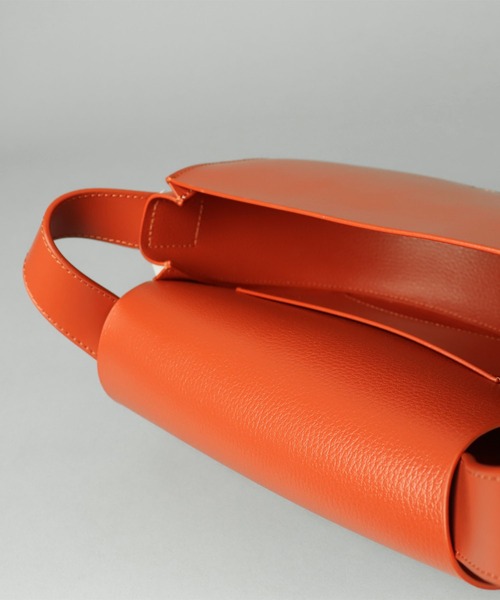 YAHKI(ヤーキ)の「【 YAHKI / ヤーキ 】 W FACE LEATHER HAND BAG / レザー ハンドバッグ(ハンドバッグ・レディース・ブラック/オフホワイト/テラコッタ・FREE)」の11枚目の写真