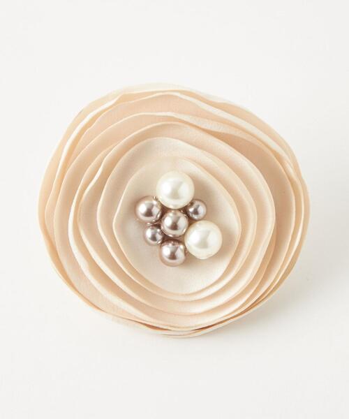 green label relaxing（グリーンレーベルリラクシング）の「フラットフラワー コサージュ（ブローチ/コサージュ・レディース・ライトグレー/ブラック/モカ/ナチュラル・FREE）」の4枚目の写真