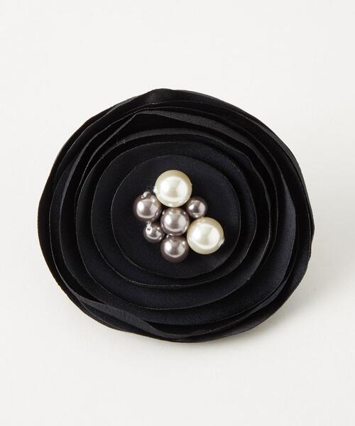 green label relaxing（グリーンレーベルリラクシング）の「フラットフラワー コサージュ（ブローチ/コサージュ・レディース・ライトグレー/ブラック/モカ/ナチュラル・FREE）」の2枚目の写真