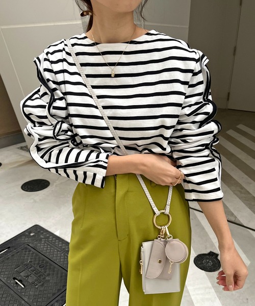 CAPRICIEUX LE'MAGE(カプリシューレマージュ)の「ボーダーフリル袖Tシャツ(Tシャツ/カットソー・レディース・ブラック/ベージュ/ブルー・FREE)」の2枚目の写真