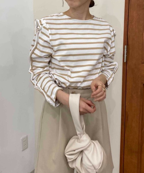 CAPRICIEUX LE'MAGE(カプリシューレマージュ)の「ボーダーフリル袖Tシャツ(Tシャツ/カットソー・レディース・ブラック/ベージュ/ブルー・FREE)」の16枚目の写真