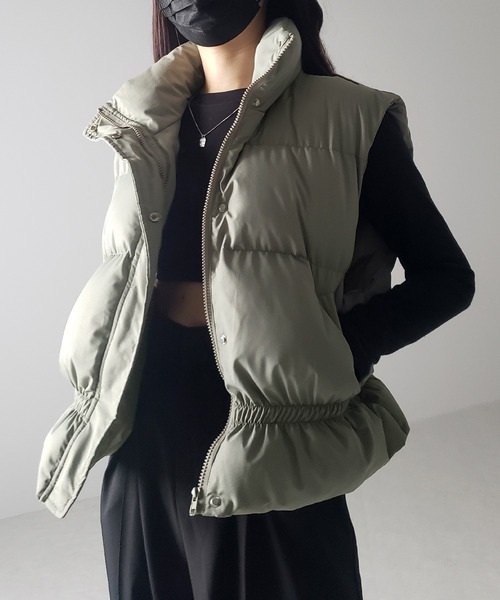 me+em select（ミームセレクト）の「※※【 ５color 】ハイネックヘムギャザーエコダウンベスト（ベスト・レディース・ベージュ/ブラック/ブルー/ホワイト/グリーン・FREE）」の4枚目の写真