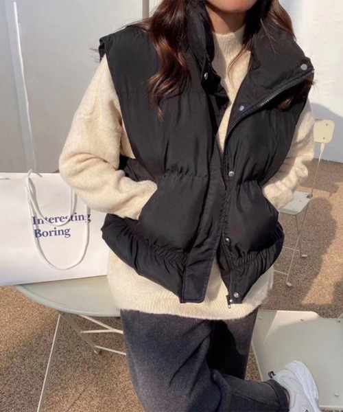 me+em select（ミームセレクト）の「※※【 ５color 】ハイネックヘムギャザーエコダウンベスト（ベスト・レディース・ベージュ/ブラック/ブルー/ホワイト/グリーン・FREE）」の10枚目の写真