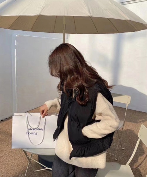 me+em select（ミームセレクト）の「※※【 ５color 】ハイネックヘムギャザーエコダウンベスト（ベスト・レディース・ベージュ/ブラック/ブルー/ホワイト/グリーン・FREE）」の14枚目の写真