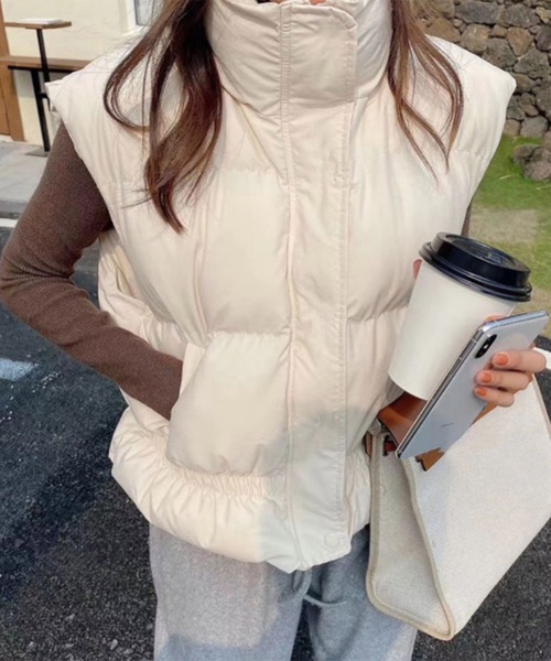 me+em select（ミームセレクト）の「※※【 ５color 】ハイネックヘムギャザーエコダウンベスト（ベスト・レディース・ベージュ/ブラック/ブルー/ホワイト/グリーン・FREE）」の13枚目の写真