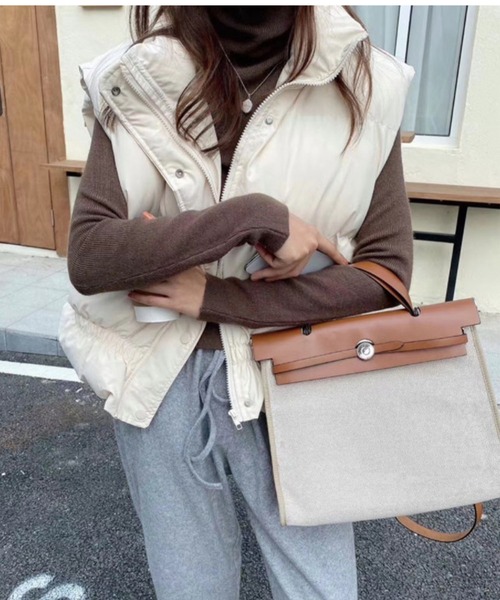 me+em select（ミームセレクト）の「※※【 ５color 】ハイネックヘムギャザーエコダウンベスト（ベスト・レディース・ベージュ/ブラック/ブルー/ホワイト/グリーン・FREE）」の6枚目の写真