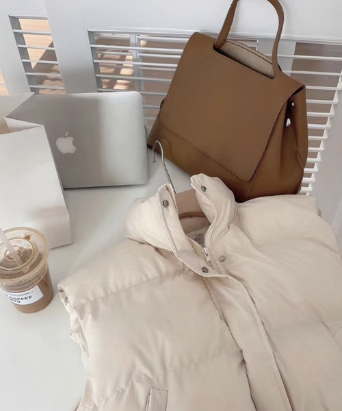 me+em select（ミームセレクト）の「※※【 ５color 】ハイネックヘムギャザーエコダウンベスト（ベスト・レディース・ベージュ/ブラック/ブルー/ホワイト/グリーン・FREE）」の11枚目の写真