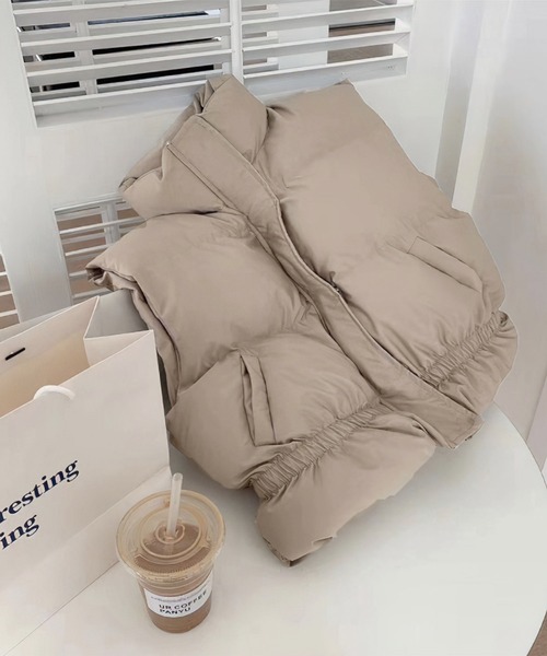 me+em select（ミームセレクト）の「※※【 ５color 】ハイネックヘムギャザーエコダウンベスト（ベスト・レディース・ベージュ/ブラック/ブルー/ホワイト/グリーン・FREE）」の15枚目の写真